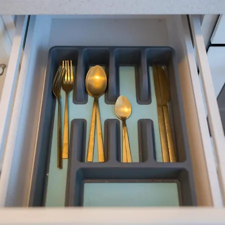 Apartment Eric - Spacious With Balcony *