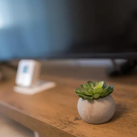 Apartment Eric - Spacious With Balcony Bukarest