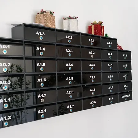 Eric - Spacious With Balcony