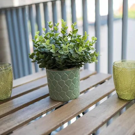 Апартаменты Eric - Spacious With Balcony *