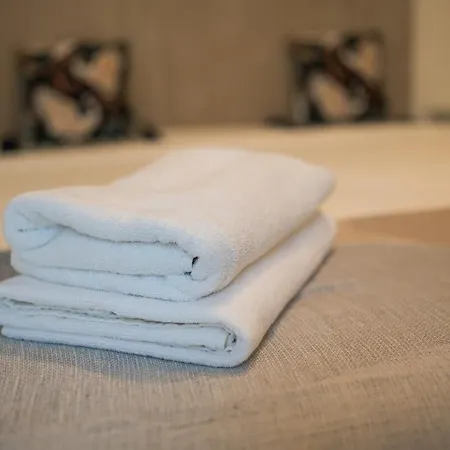 Eric - Spacious With Balcony Апартаменты Бухарест