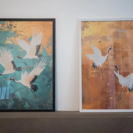 Eric - Spacious With Balcony