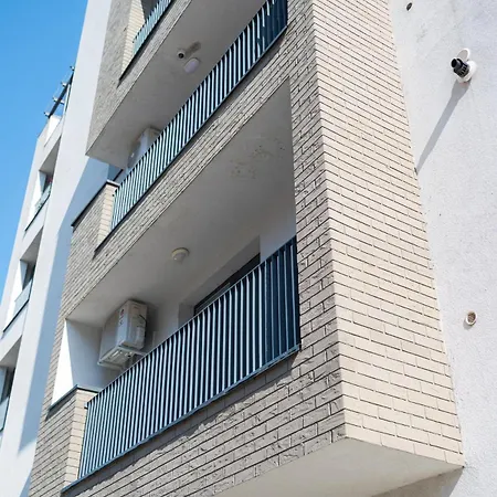 Apartamento Eric - Spacious With Balcony Bucarest