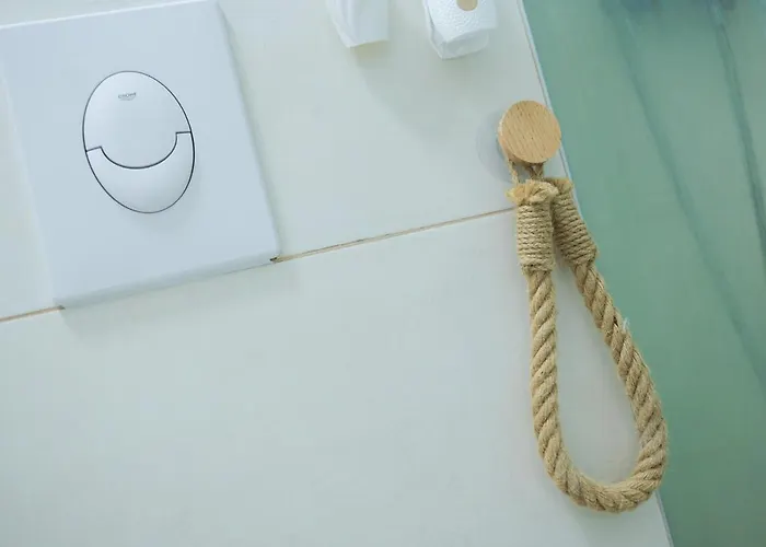 Eric - Spacious With Balcony Apartman