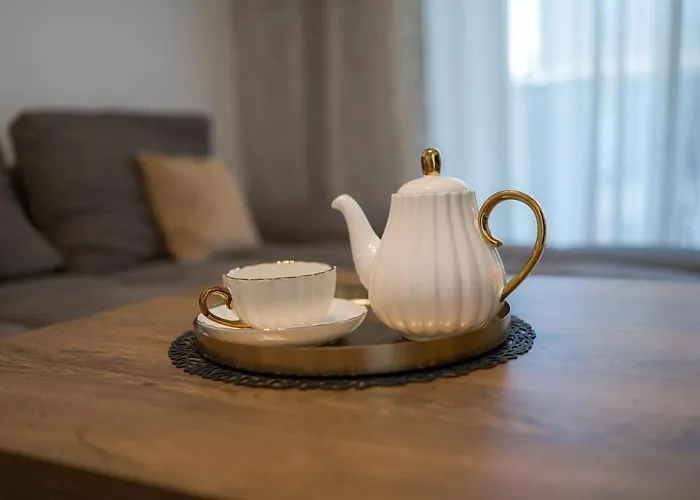 Eric - Spacious With Balcony Apartman *