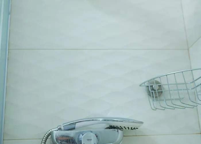 Eric - Spacious With Balcony * Βουκουρέστι