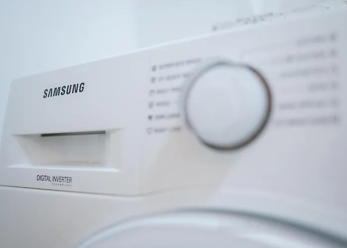 Eric - Spacious With Balcony Apartman Bukarest