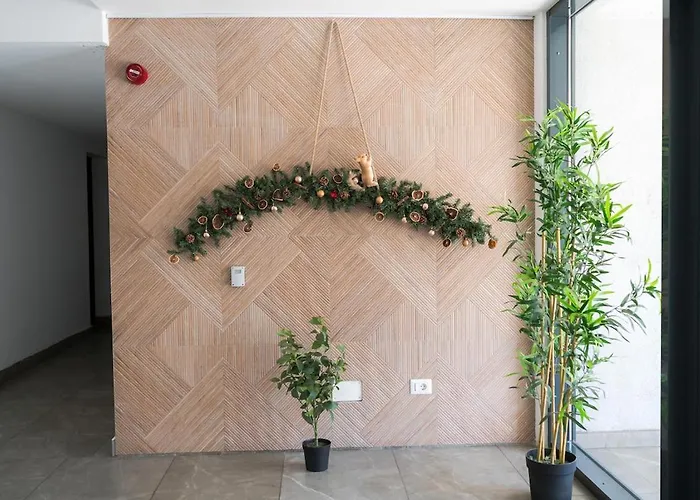 Eric - Spacious With Balcony * بوخارست