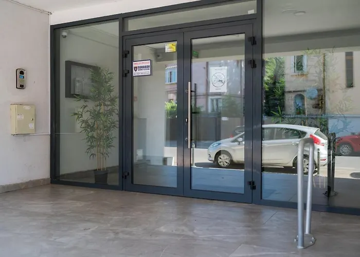 Eric - Spacious With Balcony شقة *