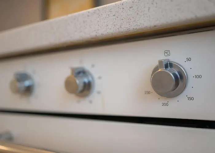 Eric - Spacious With Balcony * بوخارست