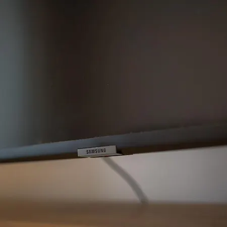 アパート Eric - Spacious With Balcony *