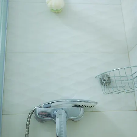 Eric - Spacious With Balcony * Bucharest