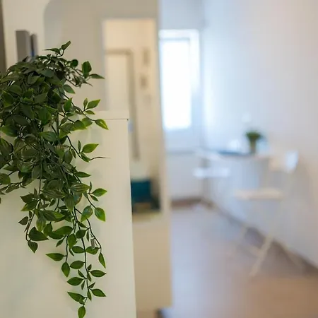 Eric - Spacious With Balcony * Bucharest